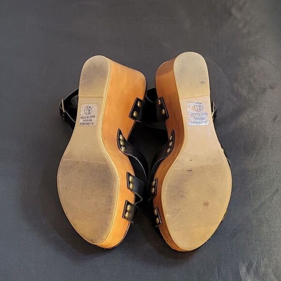 CITYCLASSIFIED ANKLE STRAP ADJUSTABLE BUCK CRISSCROSS OPEN TOE WEDGE SANDAL - Picture 15 of 16